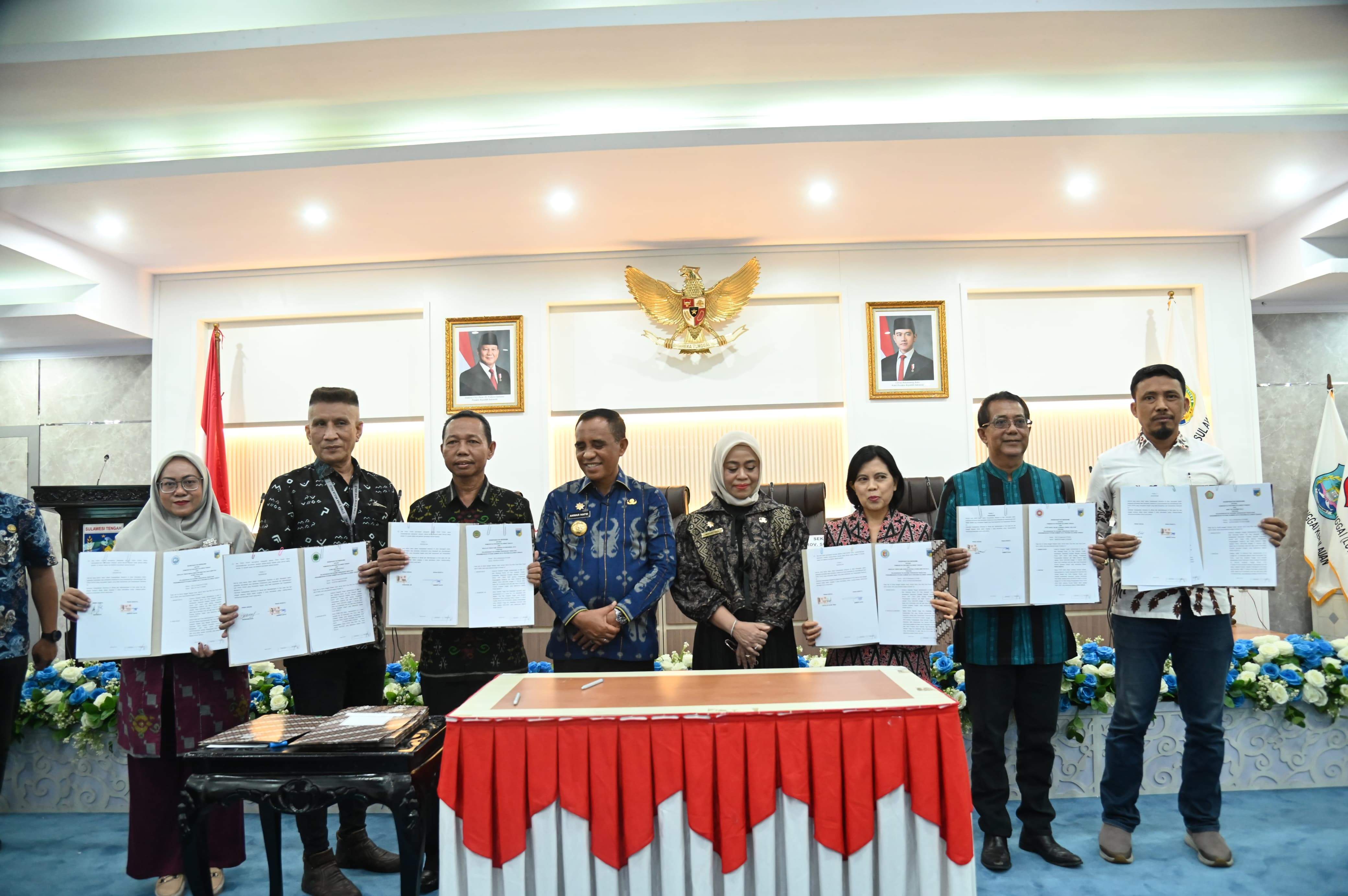 KERJASAMA : Penandatanganan MoU Antara Pemerintah Provinsi Sulawesi Tengah dan STMIK Adhi Guna